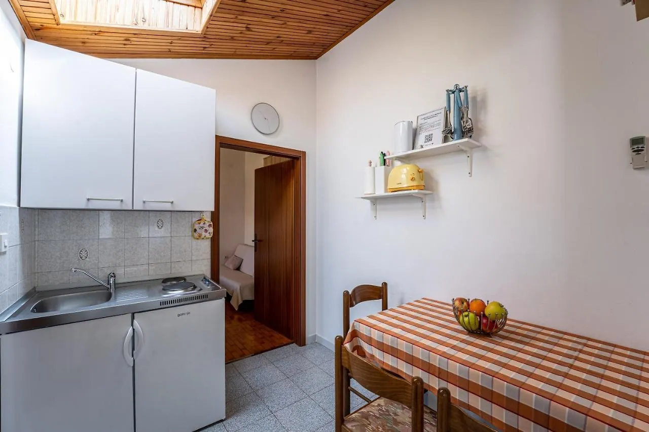 Apartmani Mirela Banjole 0*,  Croazia