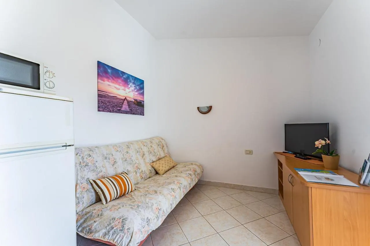 Apartmani Mirela Banjole 0*,