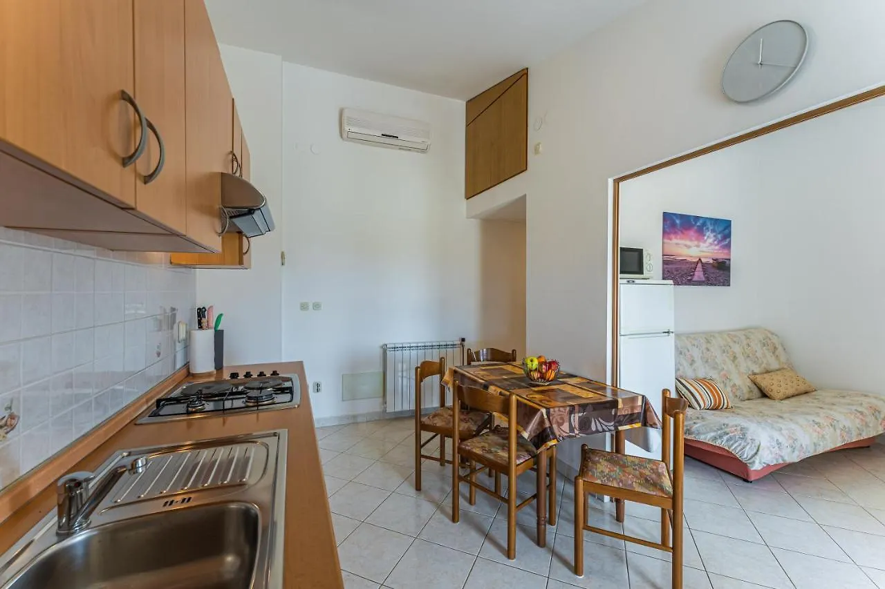 Apartmani Mirela Banjole 0*,  Croazia